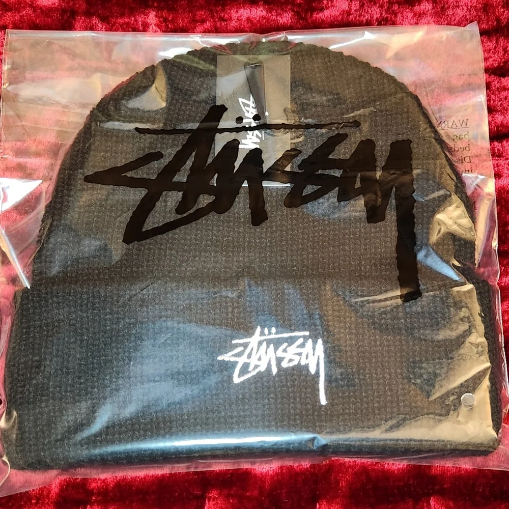 NWT Stussy Cuffed Beanie Black - Picture 2 of 2